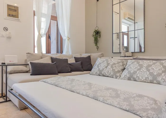 The Neo-classic Loft *