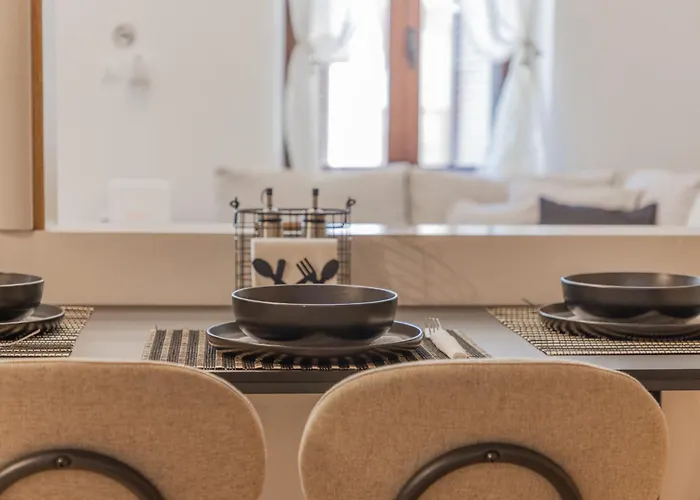 Будинок відпочинку The Neo-classic Loft *