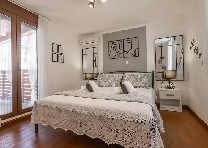 The Neo-classic Loft עיר רודוס