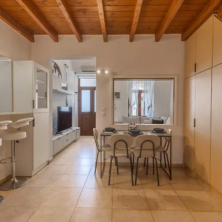 Holiday home The Neo-classic Loft